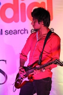 Music teacher - Bashyam Brooks ..| Guitarist | Metal head \w/ |† God's Beloved♥ | | Súpér Sâïyàñ | | Ötãkù | | DBZ Lover |
