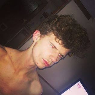 model. American teenager. clothing promoter- cameron.richness@facebook.com . idol @justinbieber. turn on my notification for a follow
