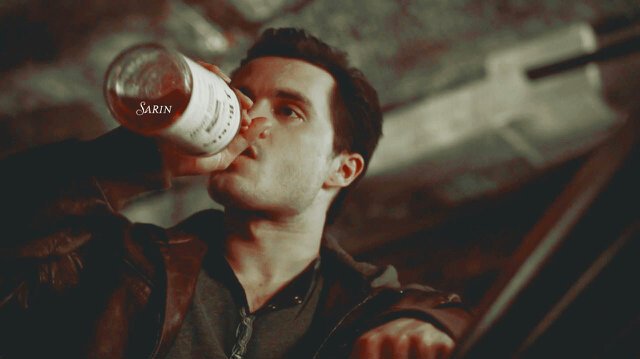 Why do people who know the least, know it the loudest? ‡RolePlay¦AU¦H: Hang on, I'll check¦#Sarin‡