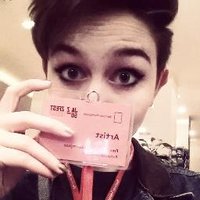 Rebecca Sneddon (@snedface) 's Twitter Profile