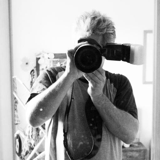 j0b0t1's profile picture. Born 1972, brought up in Wales, the Netherlands and the UK,