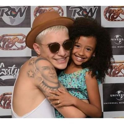 A única coisa que eu queria agora era poder ir correndo em direção aos seus braços, te abraçar e não soltar nunca mais❣