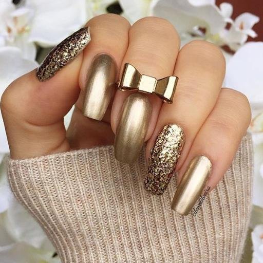 Sharing pictures and videos of the classiest nails! *We do not own all the pictures. Please DM if you want removal or credit.*