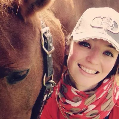 garel_mryna's profile picture. Etudiante en 3ème année #bachelor #developpementcommercial #digital #webmarketing ♞ ponygameuse #ponygames #senior1 ♘