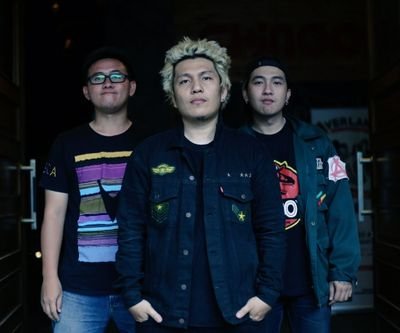 Punkrockclassic from Bandung | Our great team @juniorgenerasi @pite_generasi @ImankGenerasi | Booking contact : @Px_sickboy wa:081394229090