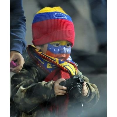 kikeCaracas's profile picture. El universo que es mi abuelo, me contó que tras aquel duelo, yo vine a la tierra y el sol se quedó en el cielo. ¡Veneco y sudaca de la raíz!