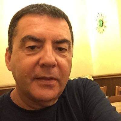 peterleos13's profile picture. 