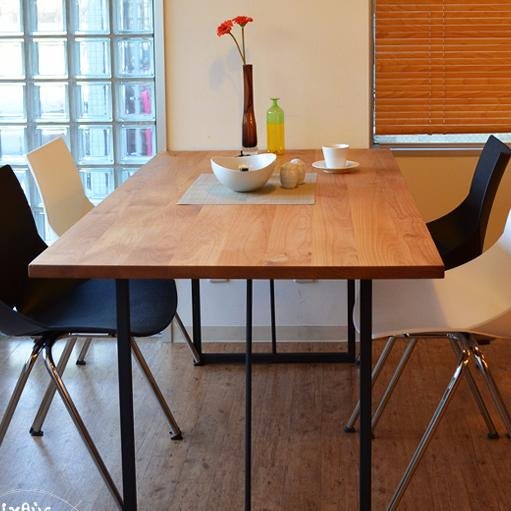 diningtablelife's profile picture. 