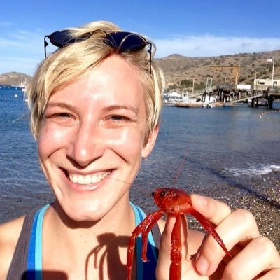 PhD in Visual Ecology, studying sea urchins and brittle stars in the @sonkelab. Likes invertebrates and rugby. she/her