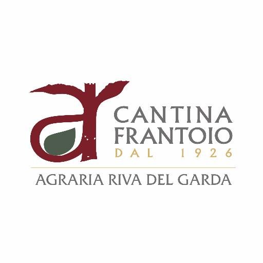 Cantina e Frantoio dal 1926 - lavora, trasforma, commercializza e valorizza i prodotti del territorio.