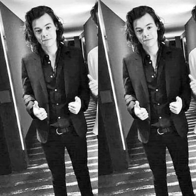 Harry Fucking Styles why are you so cute? 25.04.14 WWAT Books ✌️