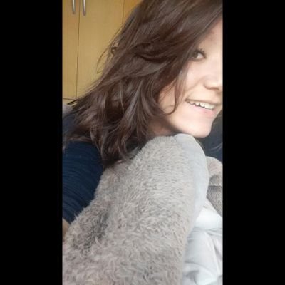 OpsCaaroline's profile picture. Vc acha que me engana eu finjo acredito