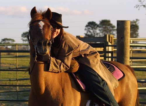 Just a girl in Florida that loves sunshine and horses :)