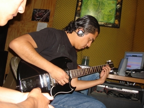 aldoalvaradog's profile picture. Hopelessly drifting bathing in beautiful agony, I am endlessly falling lost in a wonderful misery