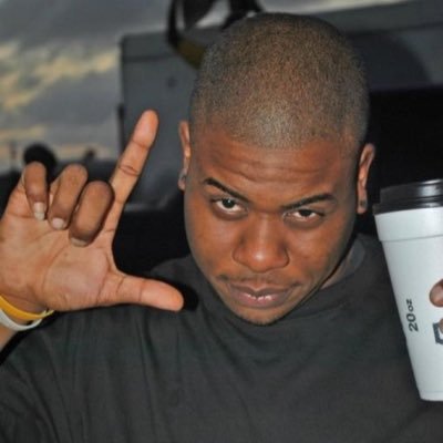 L.O.L LVRS Of LYRXX....ThAT Is#HustleHard https://t.co/UmrEjOIM9C