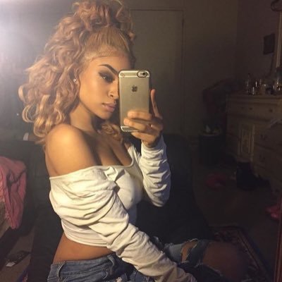 cleoputa's profile picture. jimmy choo. ✨✨