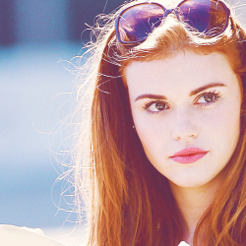 SansaHGRPG's profile picture. Sansa Hortman *~ District 4 *~ mon nom a été tiré lors de la moisson *~