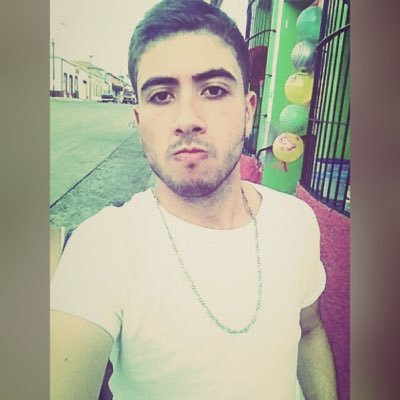 Cantante mexicano. Actúa como realmente eres. Sonríe siempre a la vida, ¡arre!.