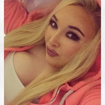 HannahhMcD's profile picture. 