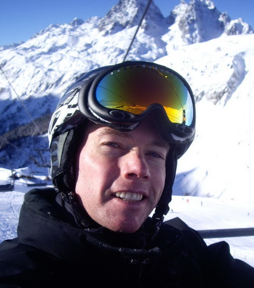 Infrastructure Admin Powershell entusiast VMware novice Kitesurfing fanatic Snowboarding nut Niche Marketing consultant