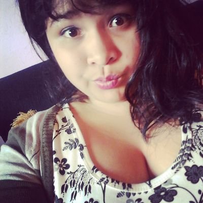 futura abogada y notaria♡♡, me fasina la música banda, tierna,amable me gusta leer♡♡♡