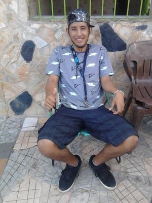 -El mayor error del ser humano es sacarse de la cabeza, aquello que no sale del corazón.