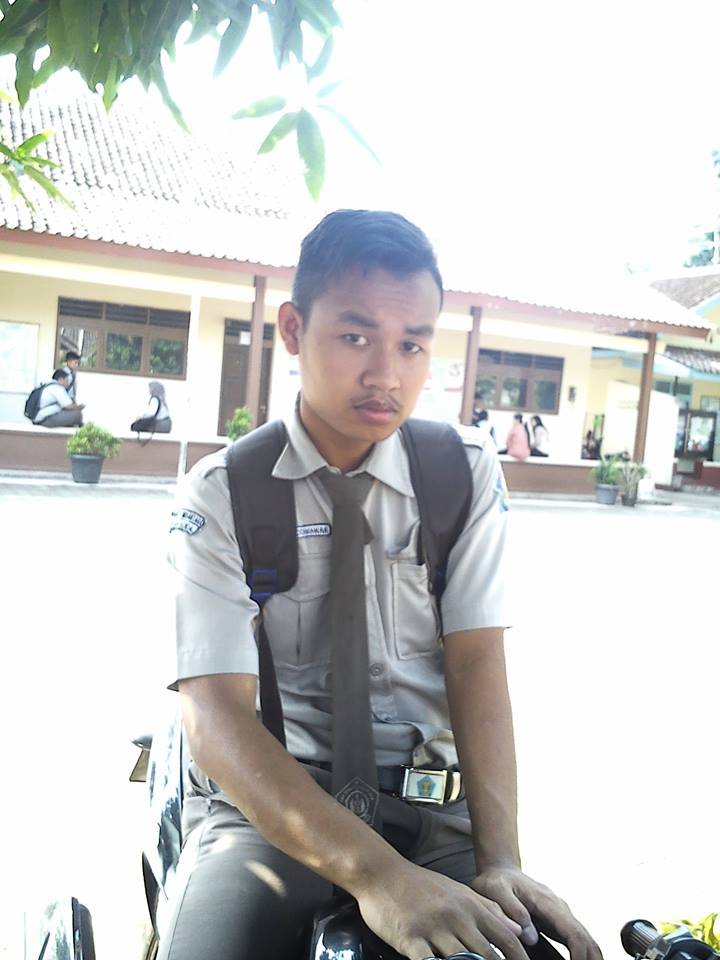 arifsutrisna2's profile picture. 