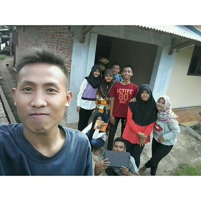 That's my simple smart energetic :) keep the spirit through life because every trial there must be a way out : spirit and kept smiling 3 greeting smile :) ^