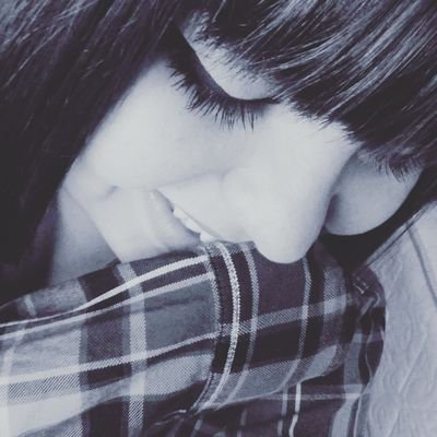 Aquí ando, creyéndome cuerda y sin ahorcarme. Faveadora. Sex. Si me vas a seguir ten cuidado que twiteo lo que me sale de los cojones :) XIIeterno