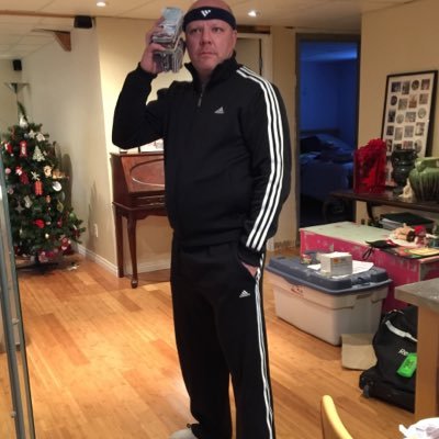 Tea Wholesaler, father of 2, lover of hockey. Go Jets Go!