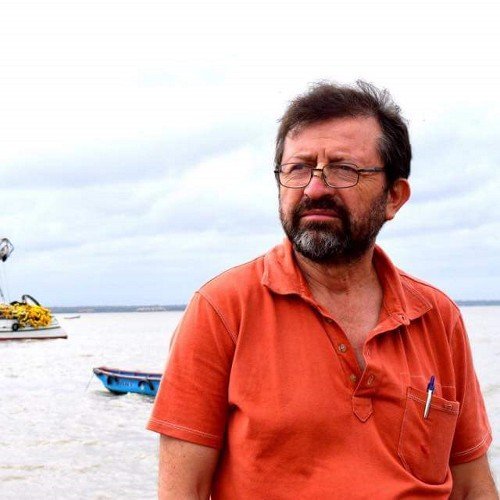 Hombre libre, maduro y comprometido con la patria. Ingeniero Electrico. Gerente de IEC
