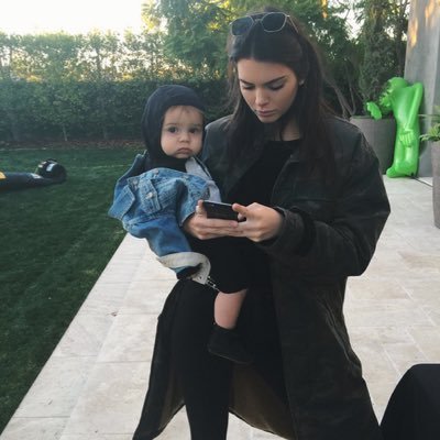 kendallrpgmar's profile picture. in some gucci flip flops
