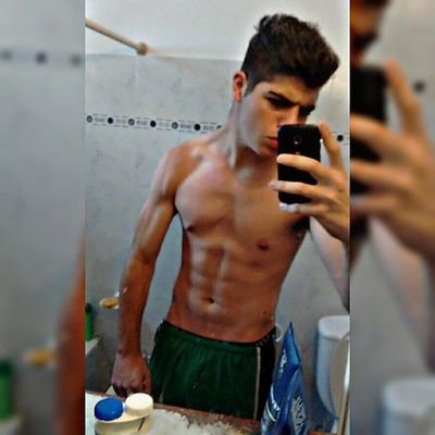 Holaa tengo 18 años, soy de Cordoba capital, Amo el fernet y a Boca !
-
-
Sigueme y te sigo mami