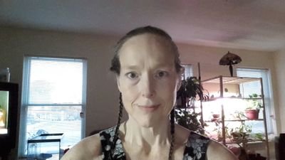 ToKnitInTheSnow's profile picture. 