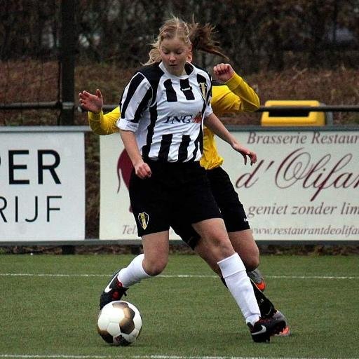 - OSG Willem Blaeu - Havo (4HB) - Werkt bij Triflor , Speelster bij FC Medemblik MB1 veldvoetbal Hoofdklasse en Reigerboys Dames 3 zaalvoetbal Hoofdklasse !!