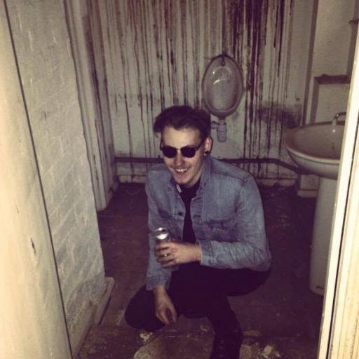 A shitty new Lo-Fi 'band' you should
listen to.
PLS ACTUALLY LISTEN IF YOU FOLLOW