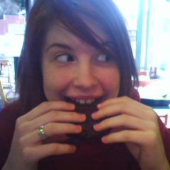 paramorris's profile picture. I'M NOT A PIECE OF CAKE