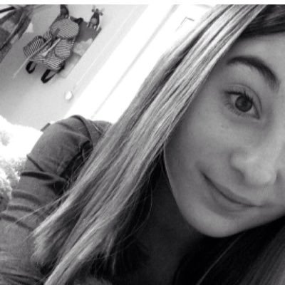 12Lara05's profile picture. 