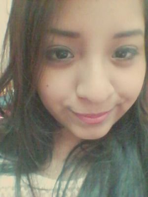 sere breve me encanta la musica y bailar ademas me considera amante de los libros soy rusher y amo a fifth harmony