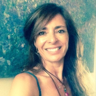 Mare de dos fills. Infermera. Treballo per oferir eines i coneixements a les persones per tenir cura de la seva salut.