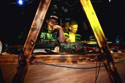 DjDaveRave93's profile picture. The grid is locked