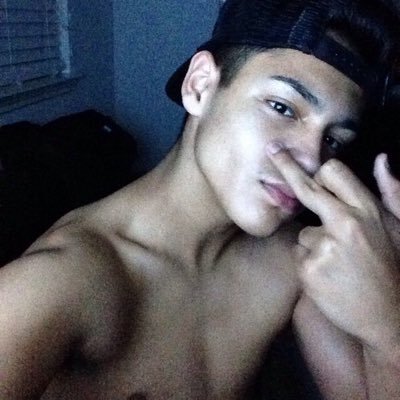 YourPapiJavier's profile picture. What is up Add me on  : itsjaviercortez Let it rain in the DMs