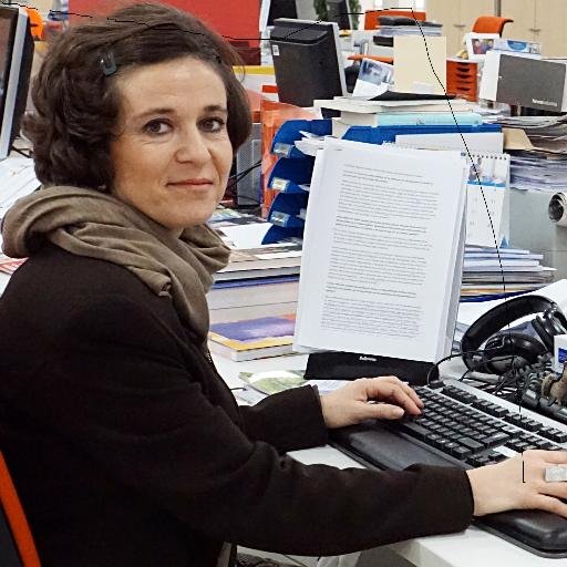Escribo sobre temas sociales para la Revista Perfiles de la ONCE.
