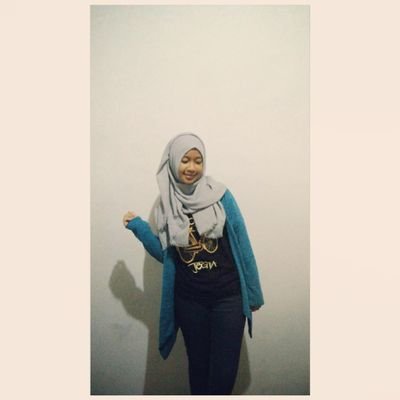 Dewi_Astuti25's profile picture. Ig/@Dewiaast  Idline/Dewianaya