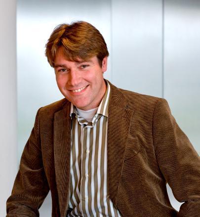 Proud father, pianist and Business development director at LivePerson