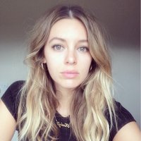 Keeley Hazell (@keeleyhazelllol) Twitter profile photo
