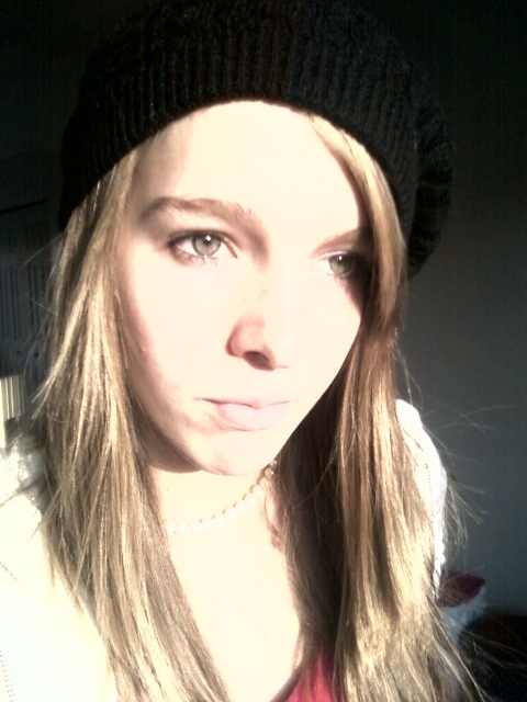 Funny, weird, outgoing, smart, truthful, silly, bipolar, fun to be around, and randomm(: