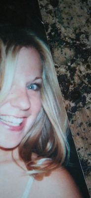 melissacberry's profile picture. trying my best :)