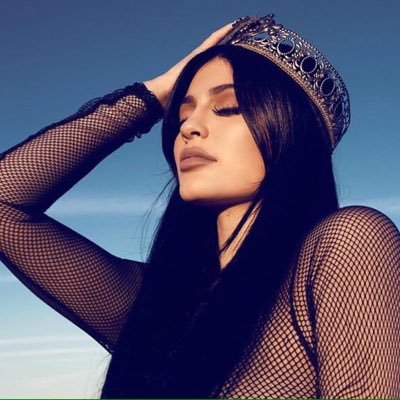 please follow @ncwubs bc she gave you this lovely free follow! she'll follow back! just ask!
