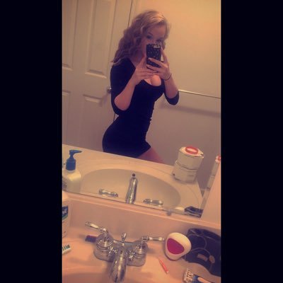 nadiaspage's profile picture. fuck it